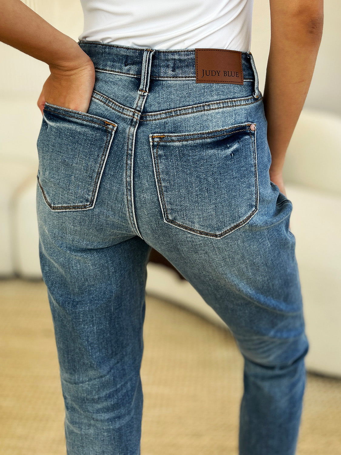 Judy Blue Mid Rise Magic Release Jeans